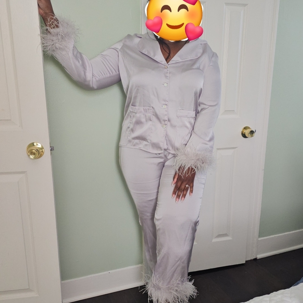NADINE MERABI Darcie Elegant Feather Trim Pajama Set